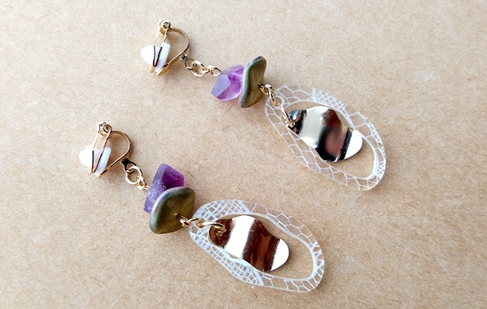 白レースとアメジストのイヤリング