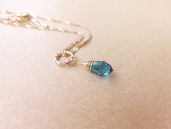 ※チェーンデザイン変更※青の雫ネックレス(ocean blue)