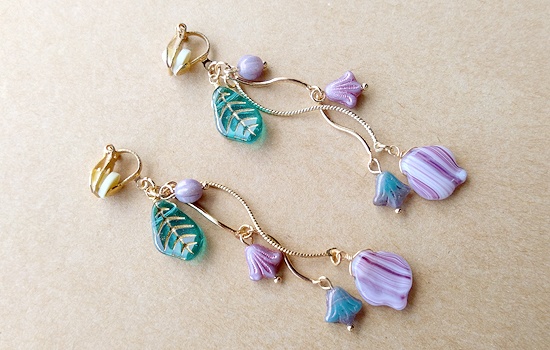 藤色マーブルのスイングイヤリング