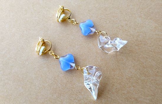 とろけるインクと氷のイヤリング(blue)