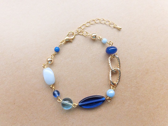 オーシャンブルーのブレスレット