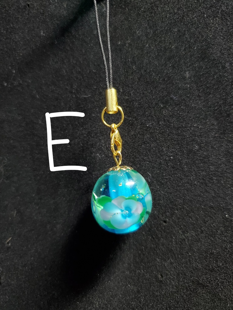 足場の花とんぼ玉