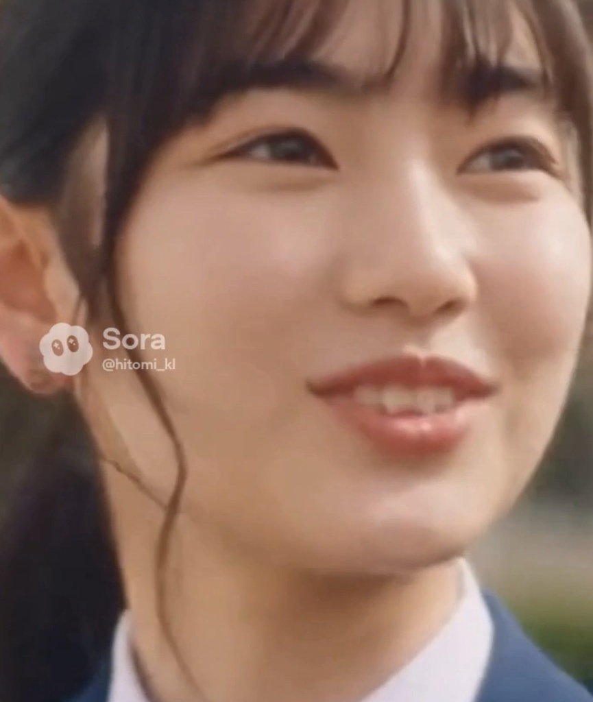 【AI動画】学校で食品の販売をする女性