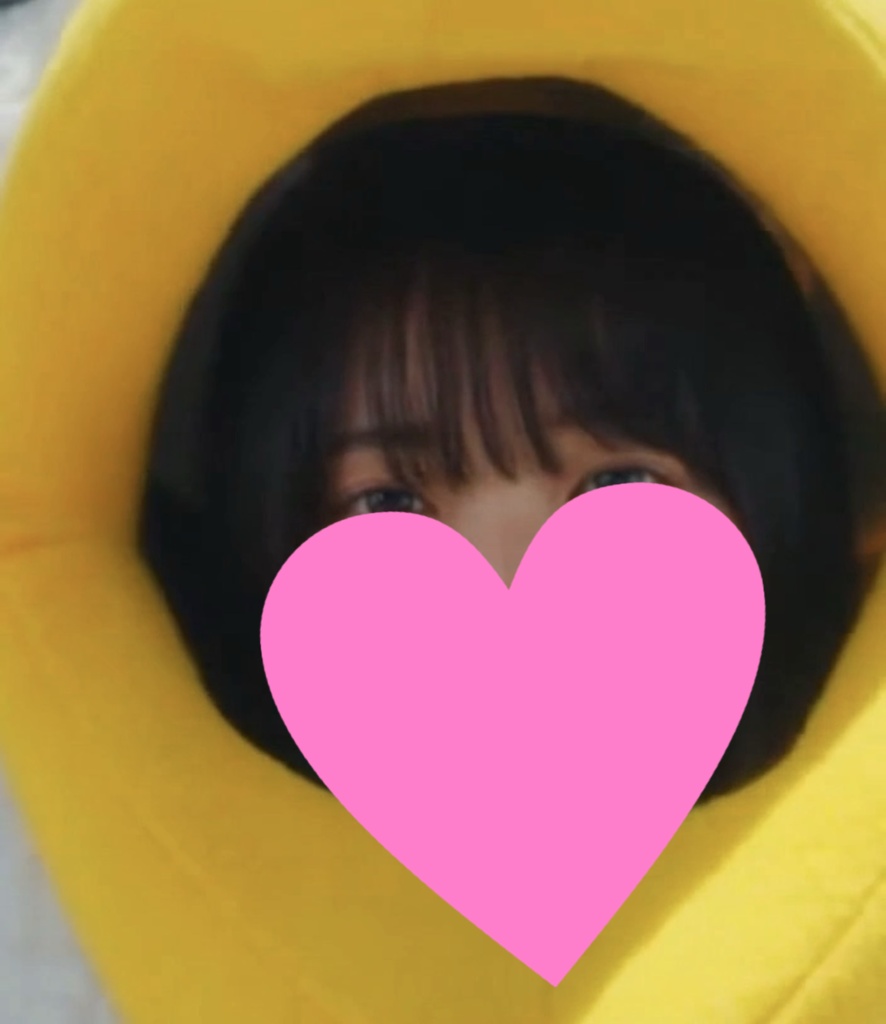 【プレミアム版・AI動画】ニワトリのマスコットキャラになった従業員・ゆき