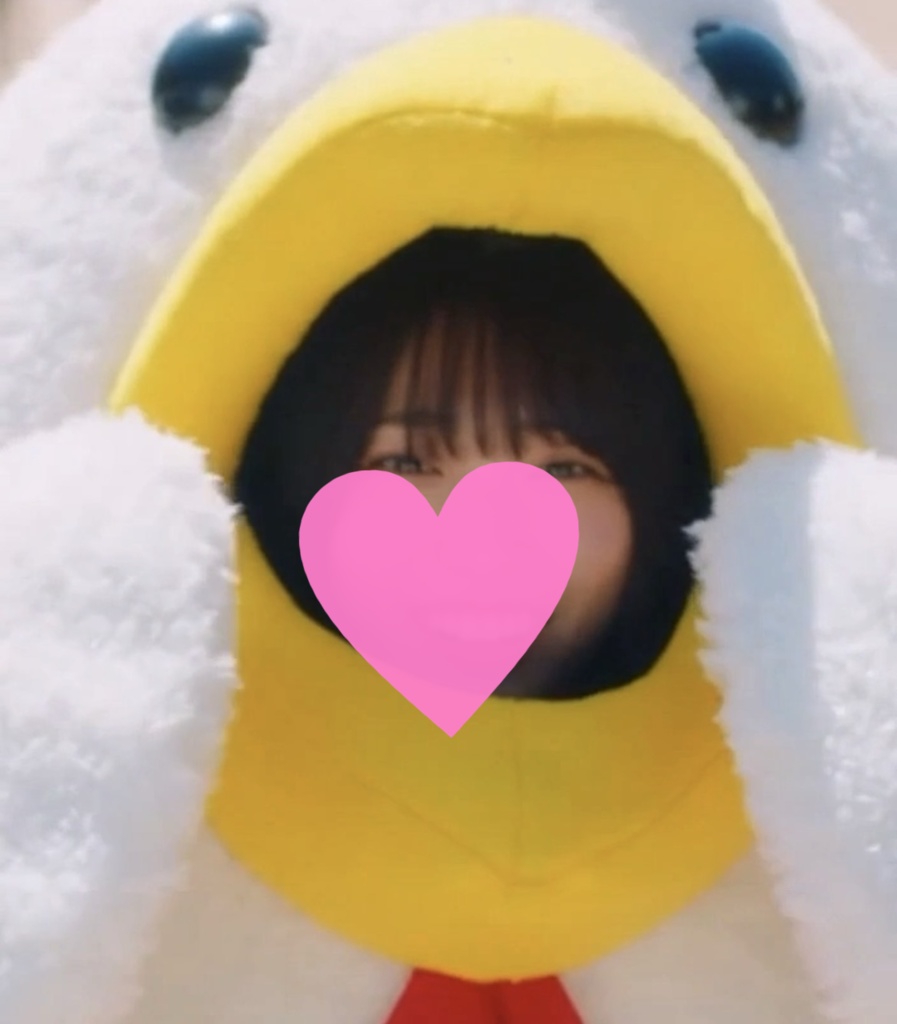 【プレミアム版・AI動画】ニワトリのマスコットキャラになった従業員・ゆき