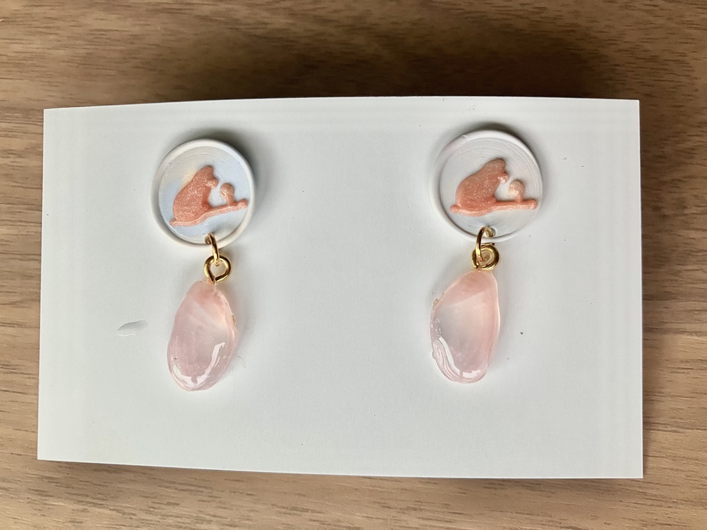 とっても軽いピアス/ねこ