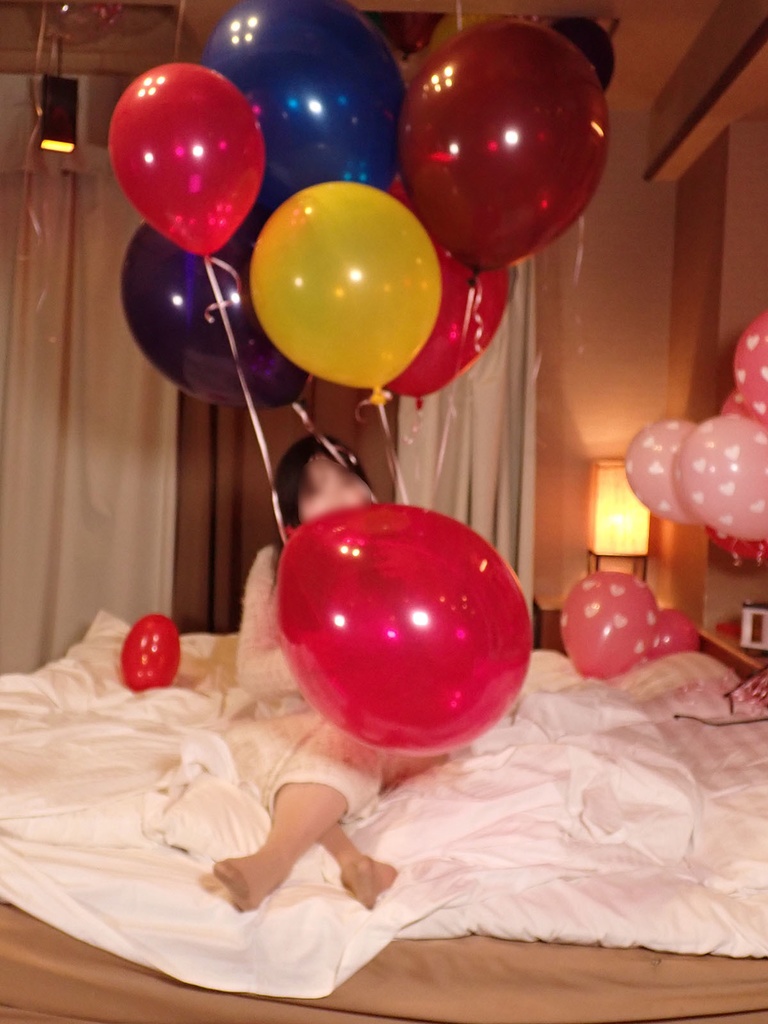 ゆきんこさんのヘリウム風船遊び