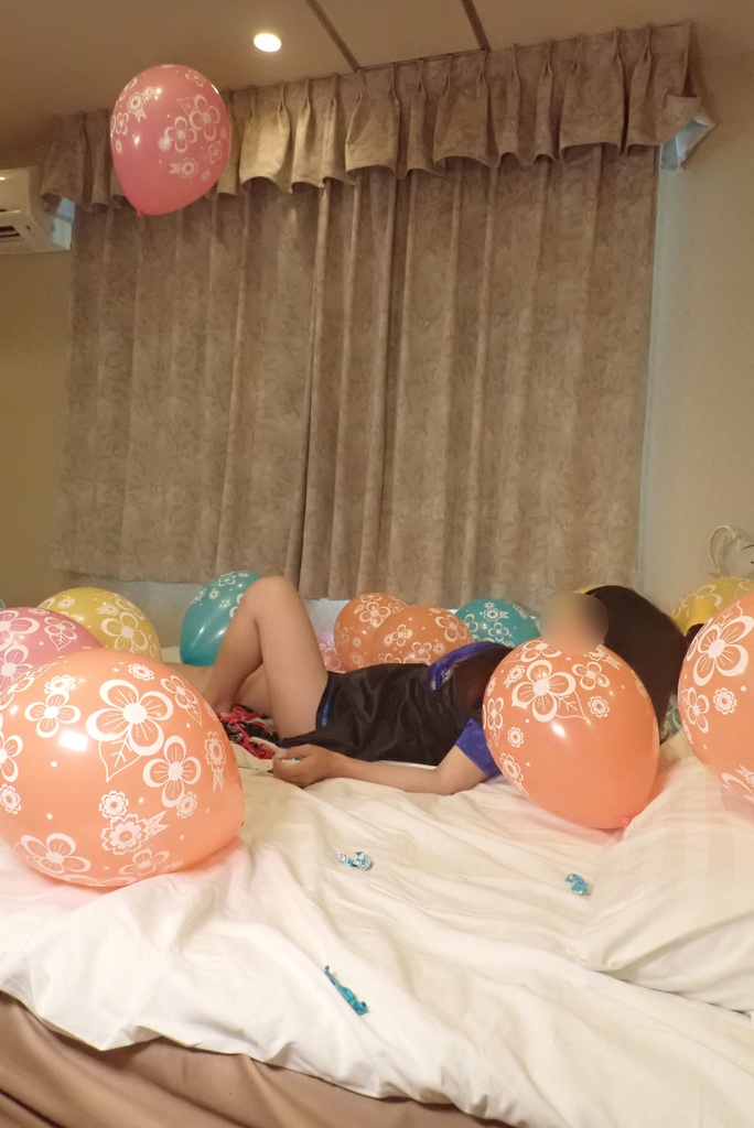 Kさんの風船遊び2(キョンシー編)