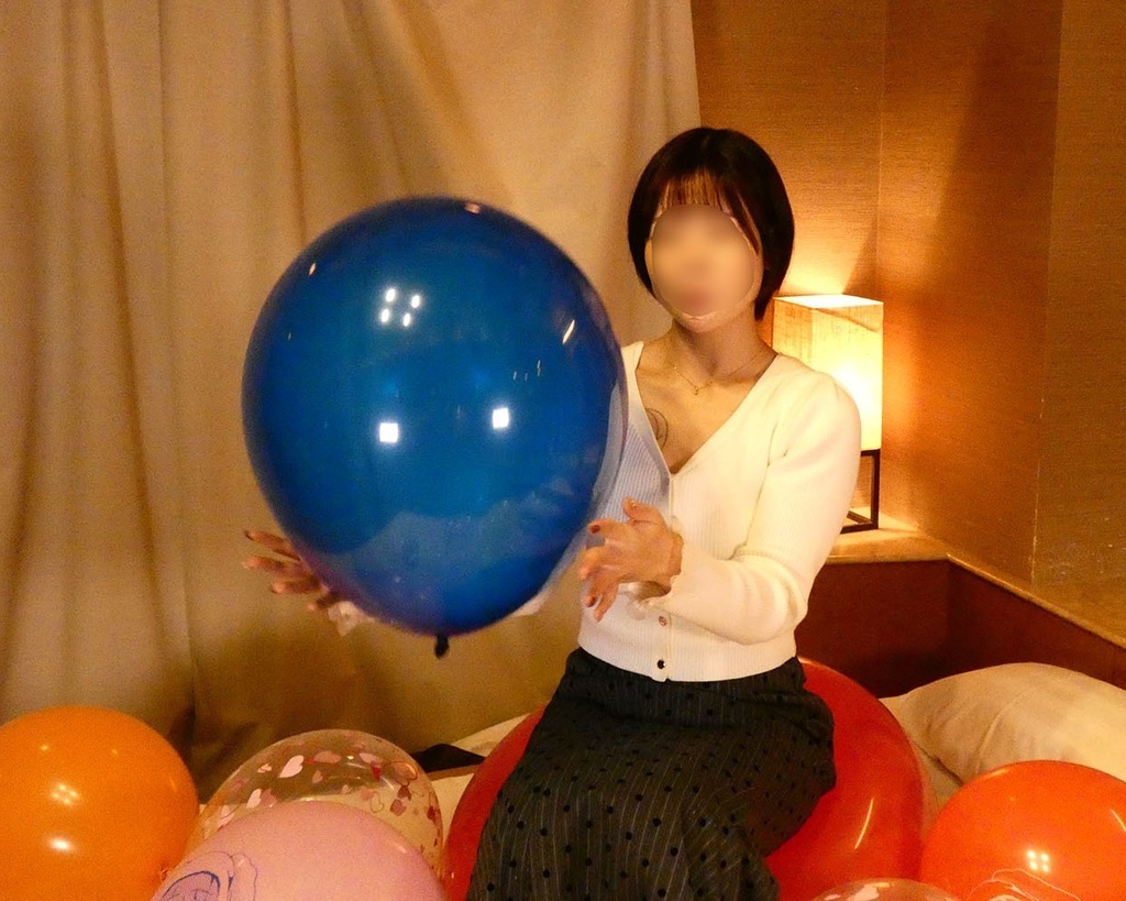 りんちゃんの風船遊び3(私服で風船遊び編)