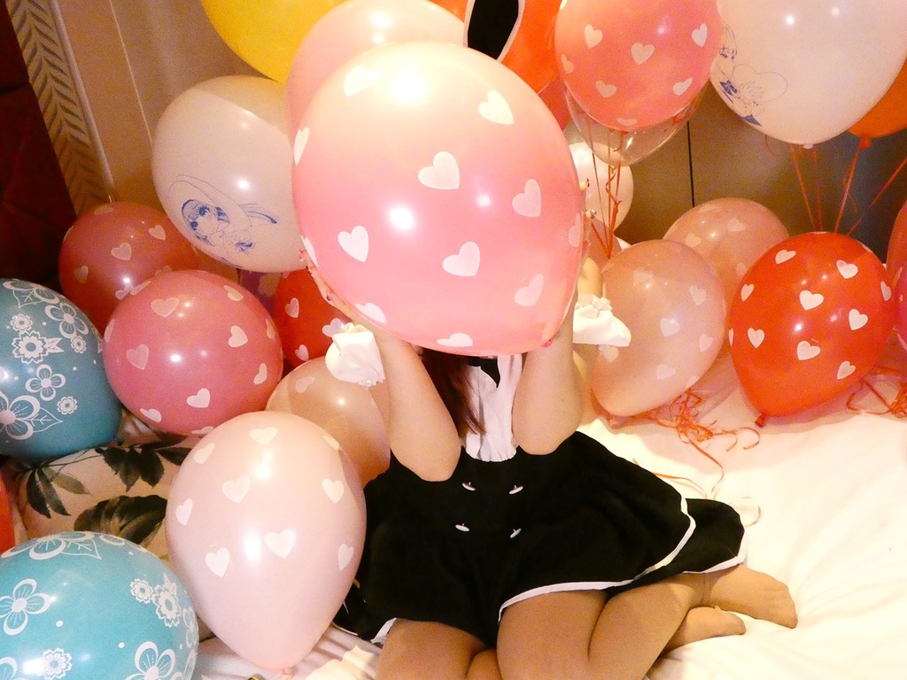 Hさんの風船あそび２（バニーメイドさん編）