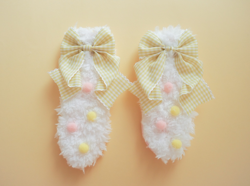 ポンポンつきうさぎ耳