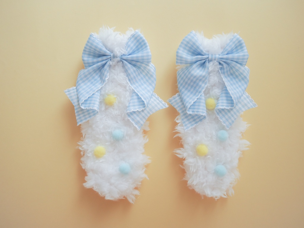 ポンポンつきうさぎ耳