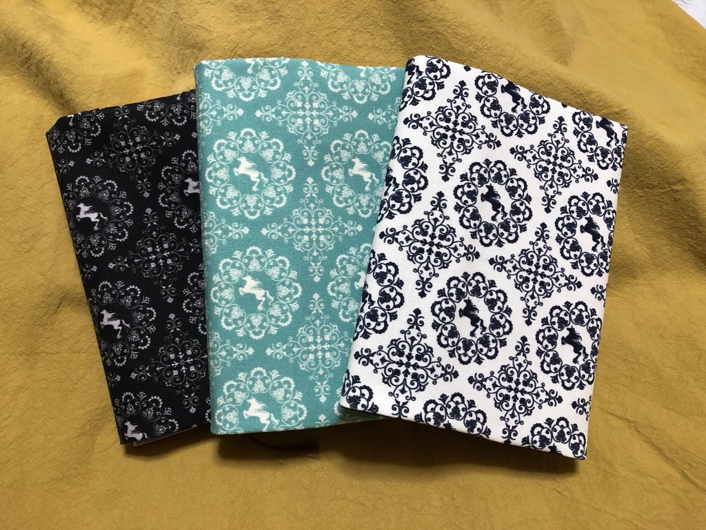 麒麟柄ブックカバー