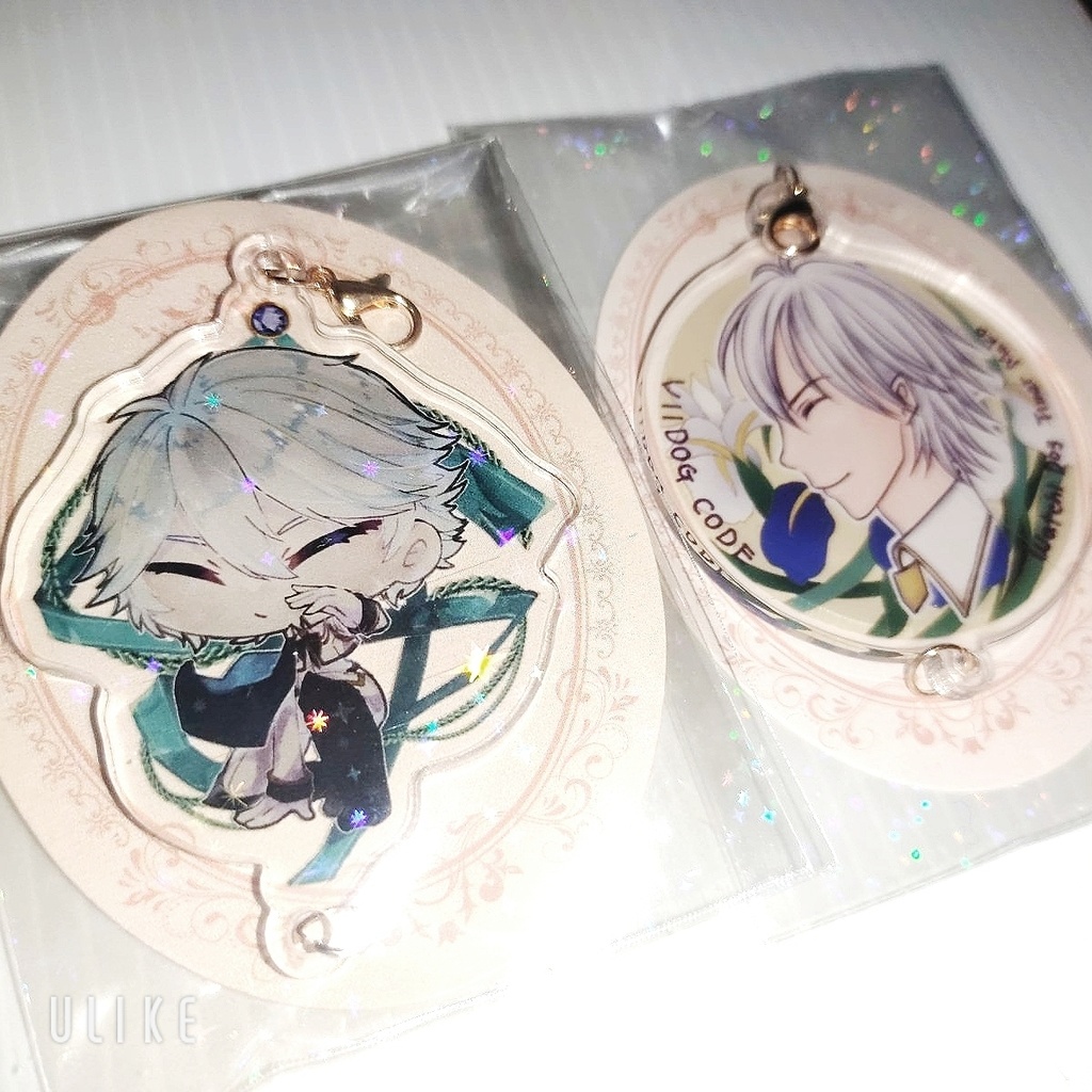 【弥白泉理】繋がるアクキー