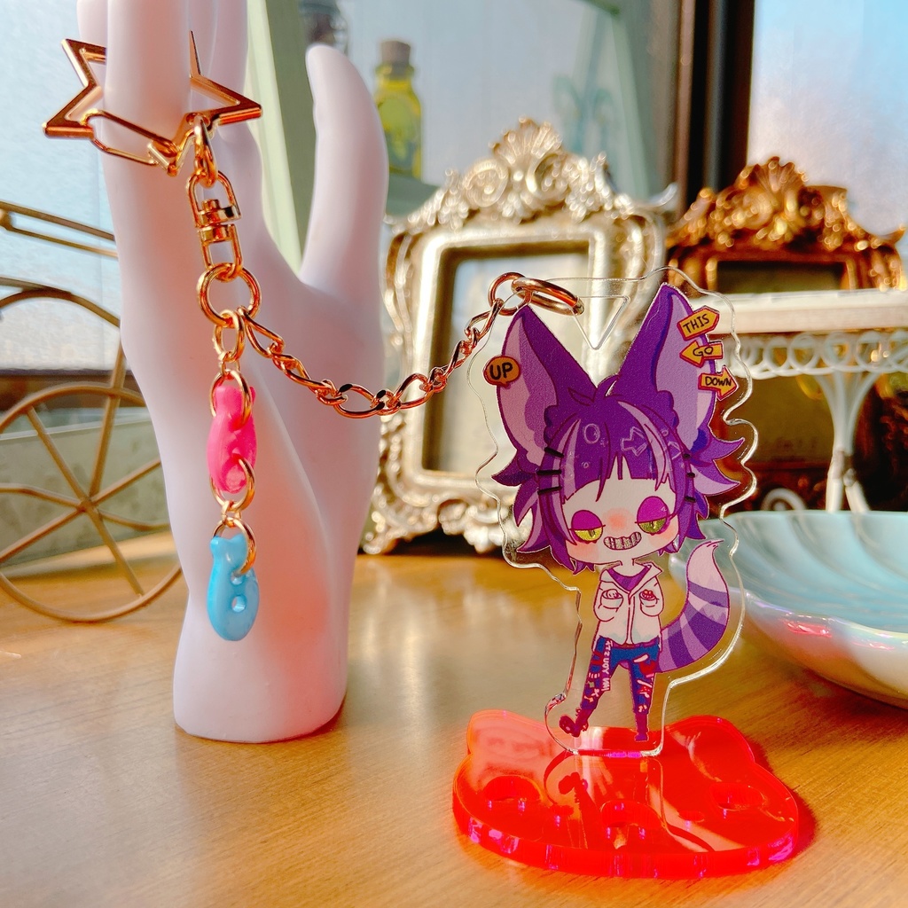 チェーニャ　アクキーチャーム付きアクスタ