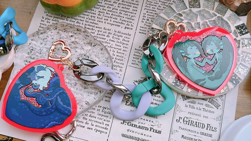 💜🩷はーと閉じ込めアクキー💛💙