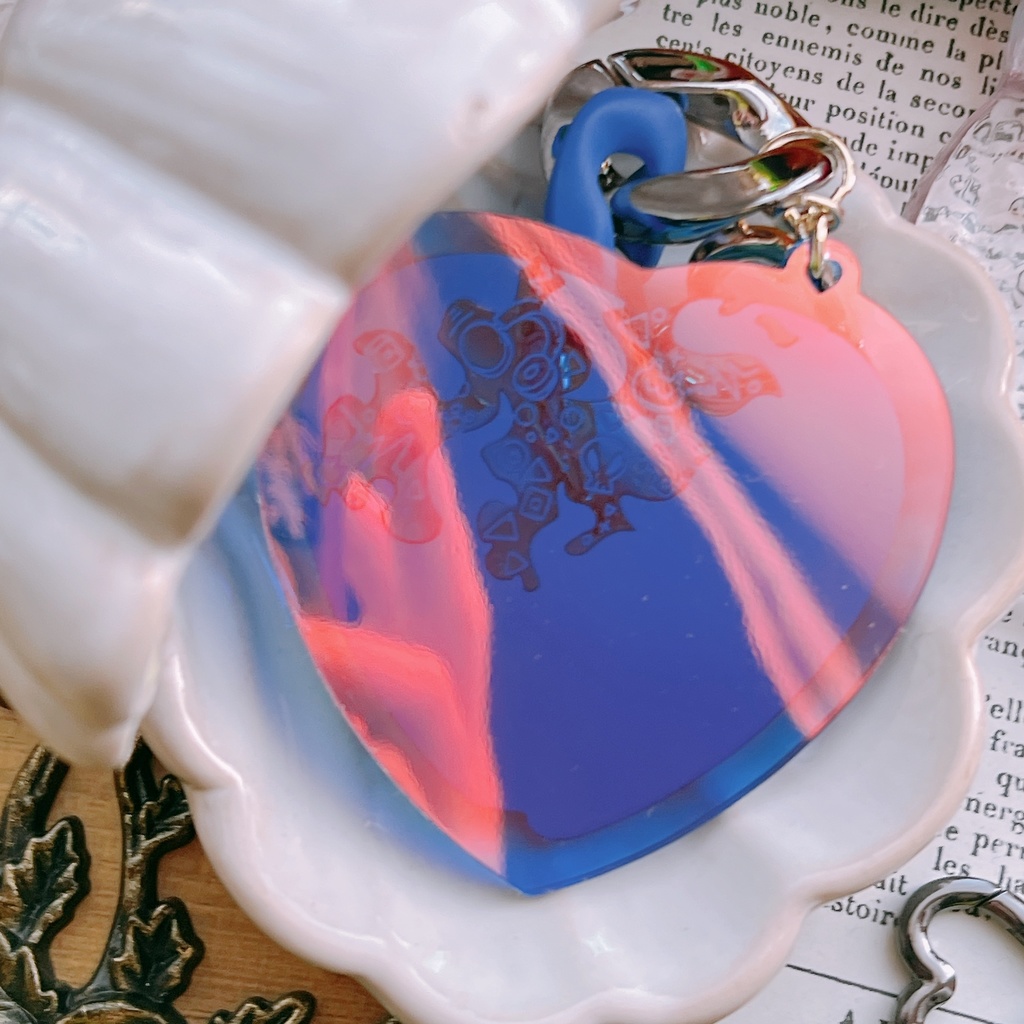 💜🩷はーと閉じ込めアクキー💛💙