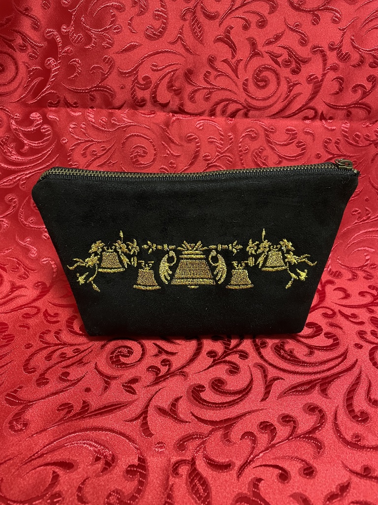 ツイステッドワンダーランド キャライメージ刺繍ポーチ