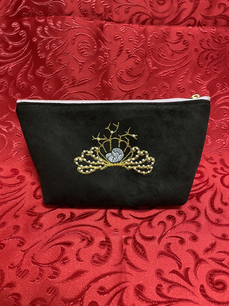 ツイステッドワンダーランド キャライメージ刺繍ポーチ