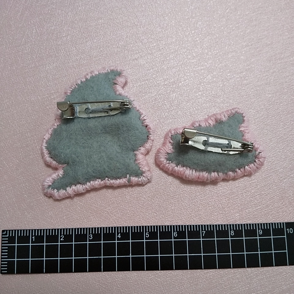 手刺繍ブローチ ポケモン