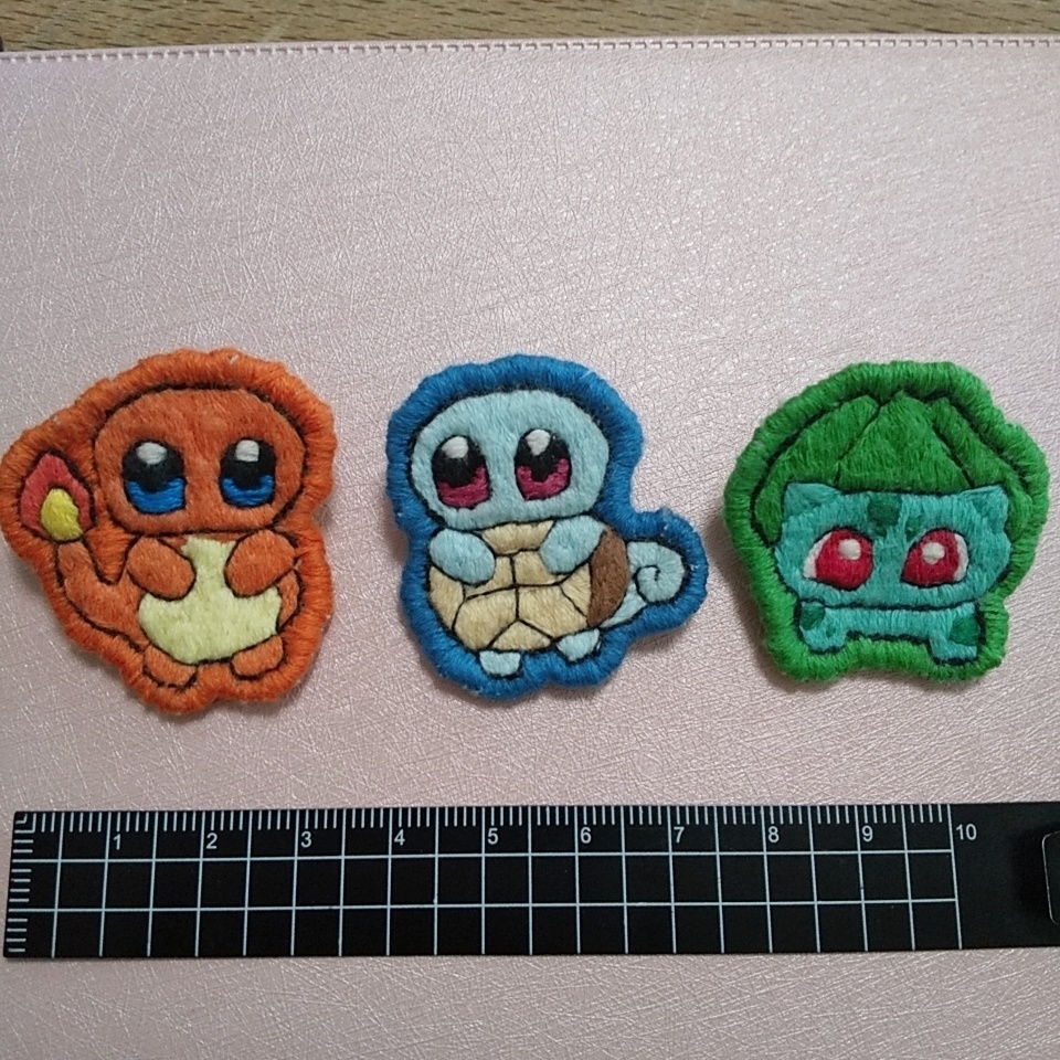 手刺繍ブローチ ポケモン
