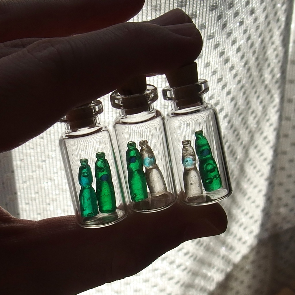 小瓶ガチャ売り