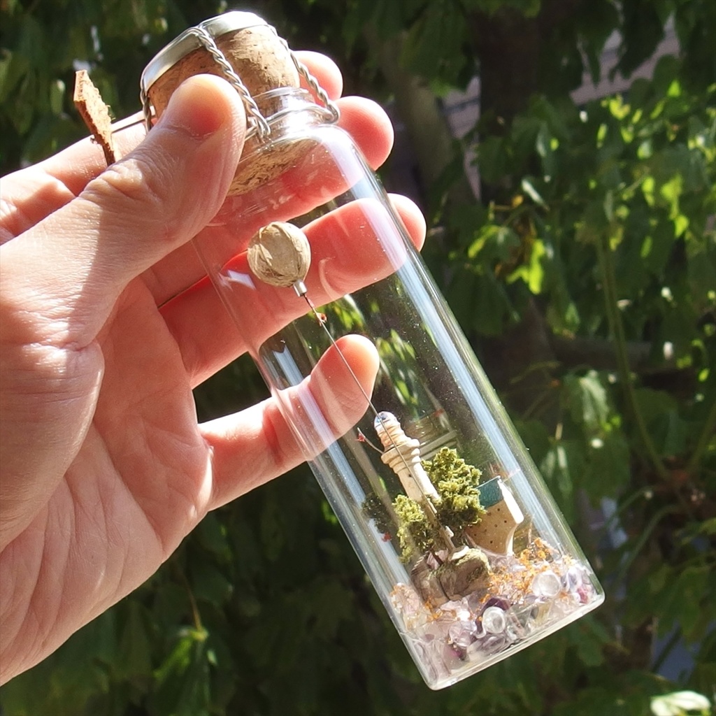 20230422 蛍石灯台・長めの瓶