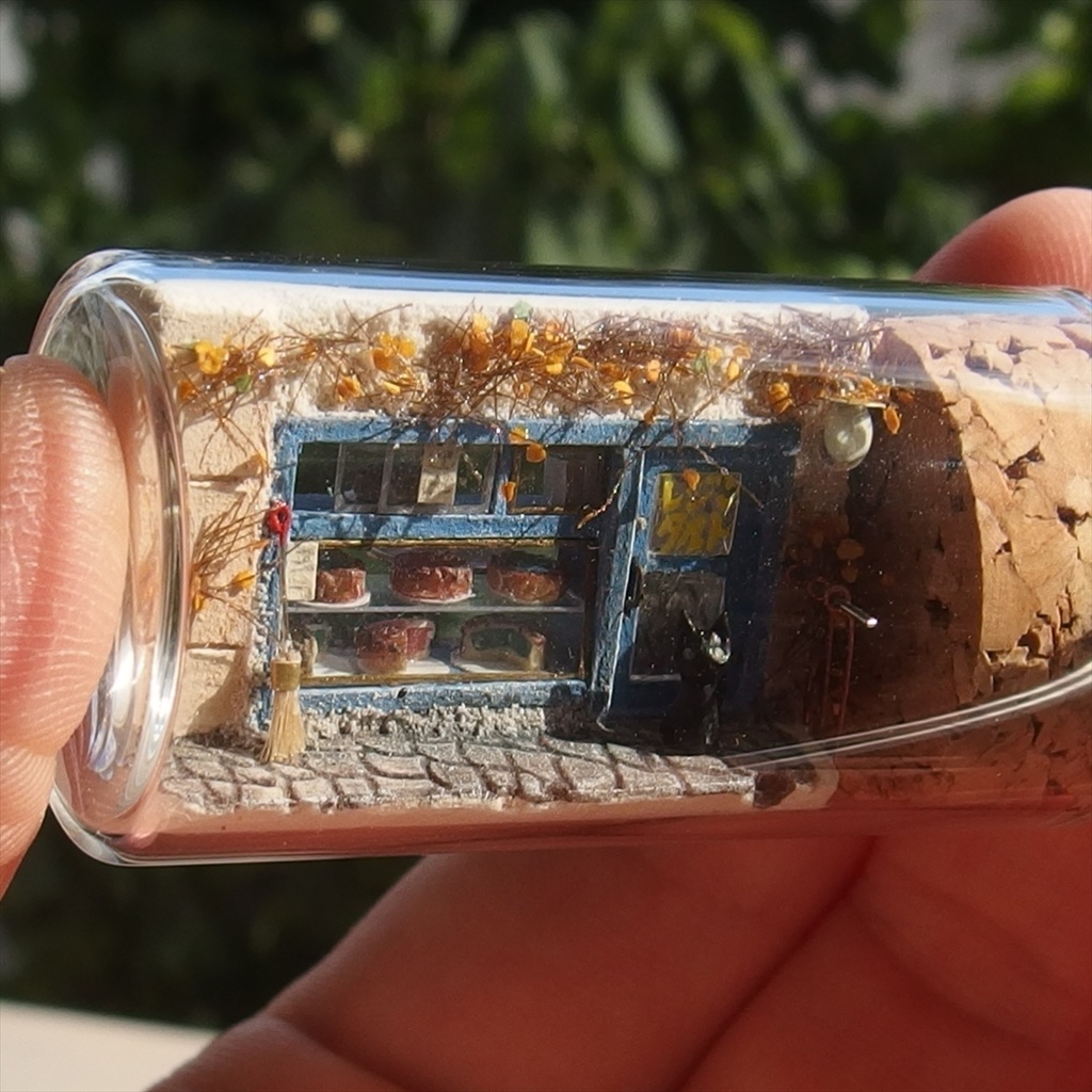 20240519 ミニチュアタルト屋の瓶詰 店名「レジンタルト」