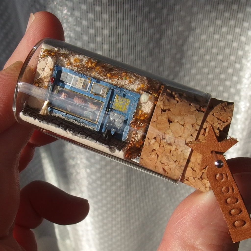 20240519 ミニチュアタルト屋の瓶詰 店名「レジンタルト」