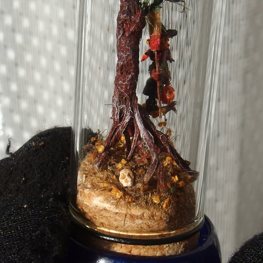 20240921 魔女と電柱、ハロウィン風