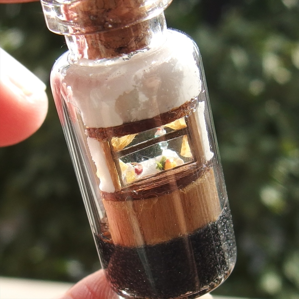 20250830 箱入り小瓶・ 猫と食堂車