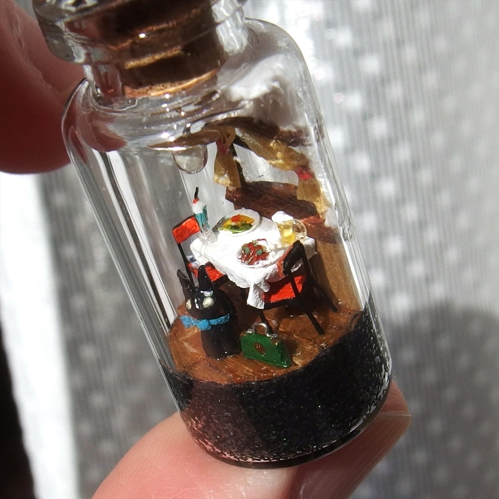 20250830 箱入り小瓶・ 猫と食堂車