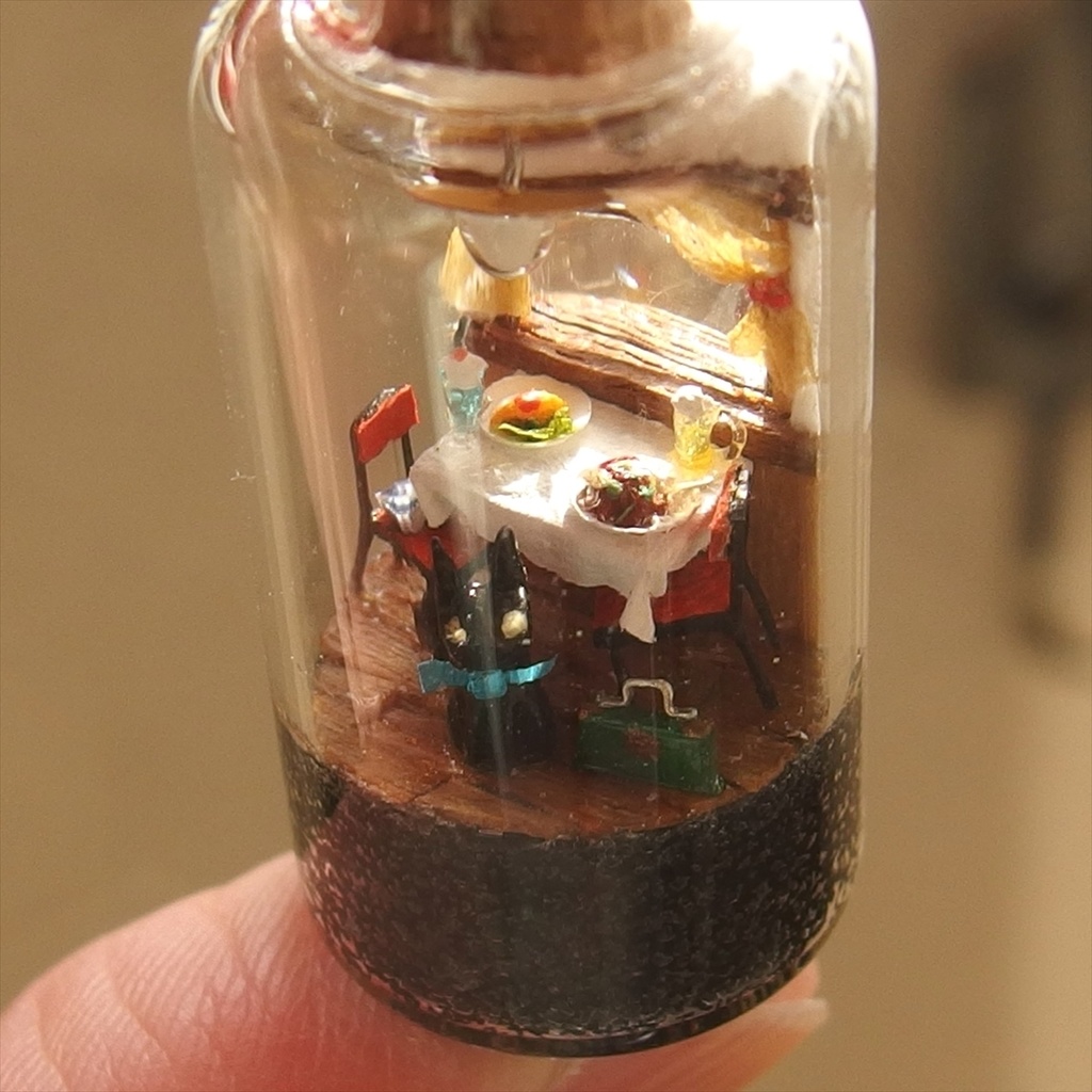 20250830 箱入り小瓶・ 猫と食堂車