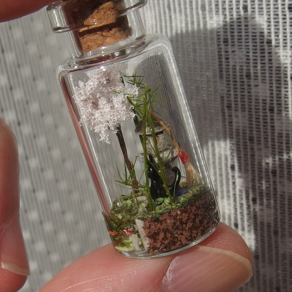 20250830 箱入り小瓶・ 猫と日本庭園