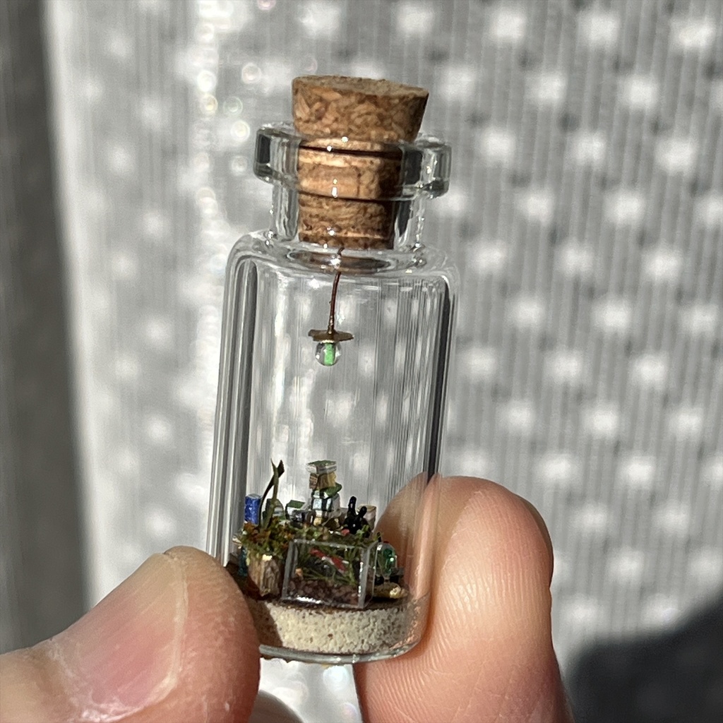 20260208 箱入り小瓶・猫と本