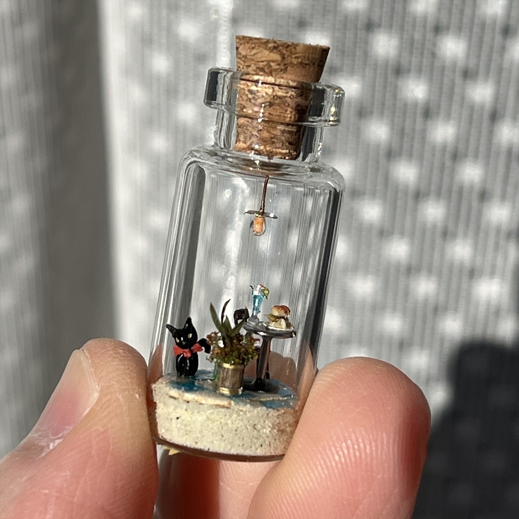 20251231 箱入り小瓶・猫とレストラン