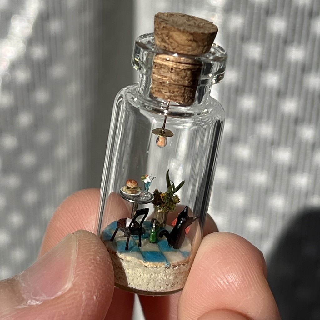 20251231 箱入り小瓶・猫とレストラン