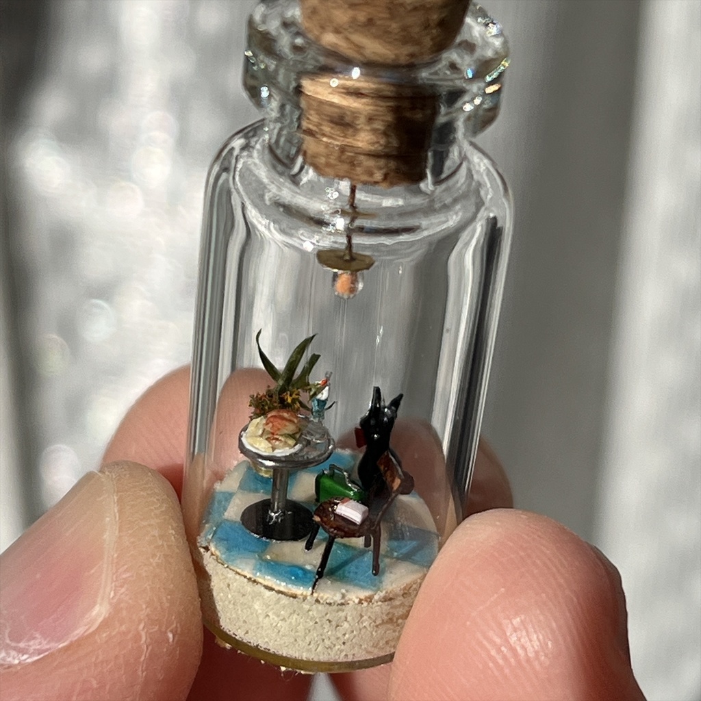 20251231 箱入り小瓶・猫とレストラン