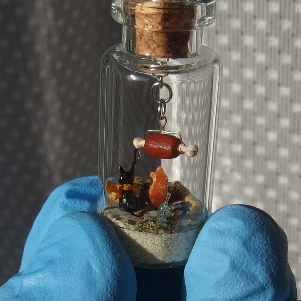 20260321 箱入り小瓶・猫と焚火