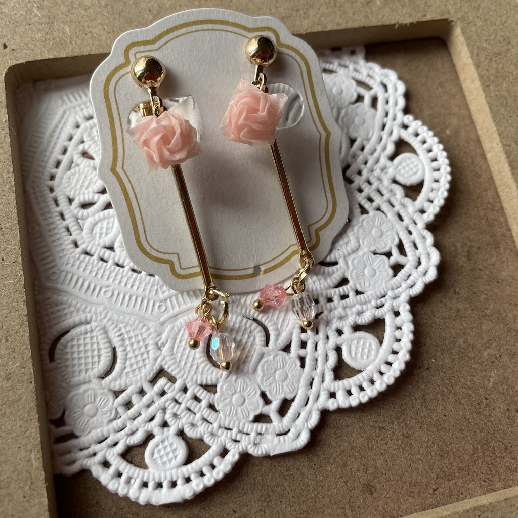 【お楽しみ】アクセサリー2点+ストラップorマスクチャーム1点セットパック