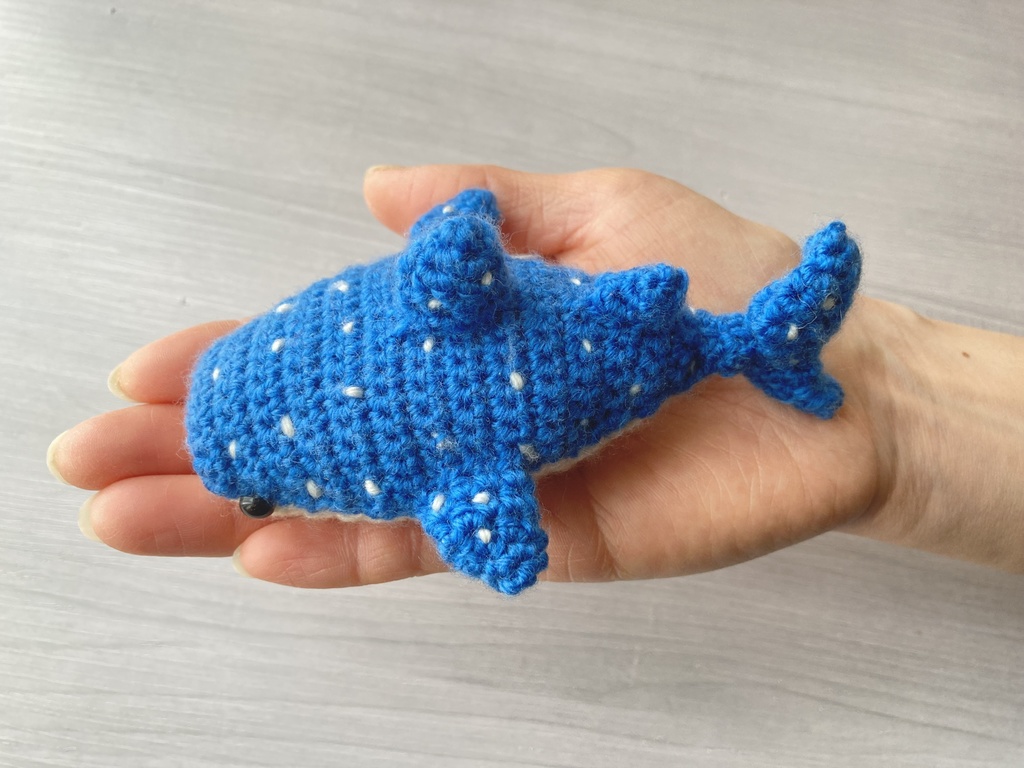 【あみぐるみ】手乗りサイズ ジンベエザメの編み図PDF(解説付き)