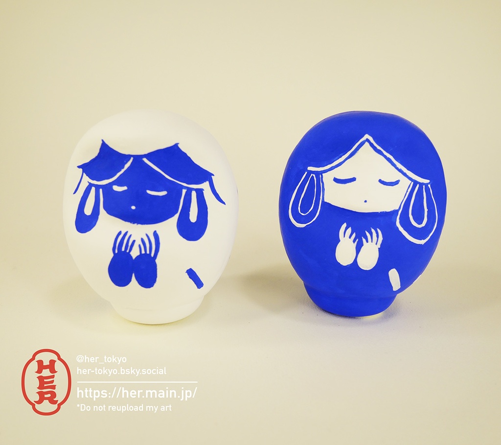 【青い張子】ダルマMサイズ／雨と蝶と幾何学模様