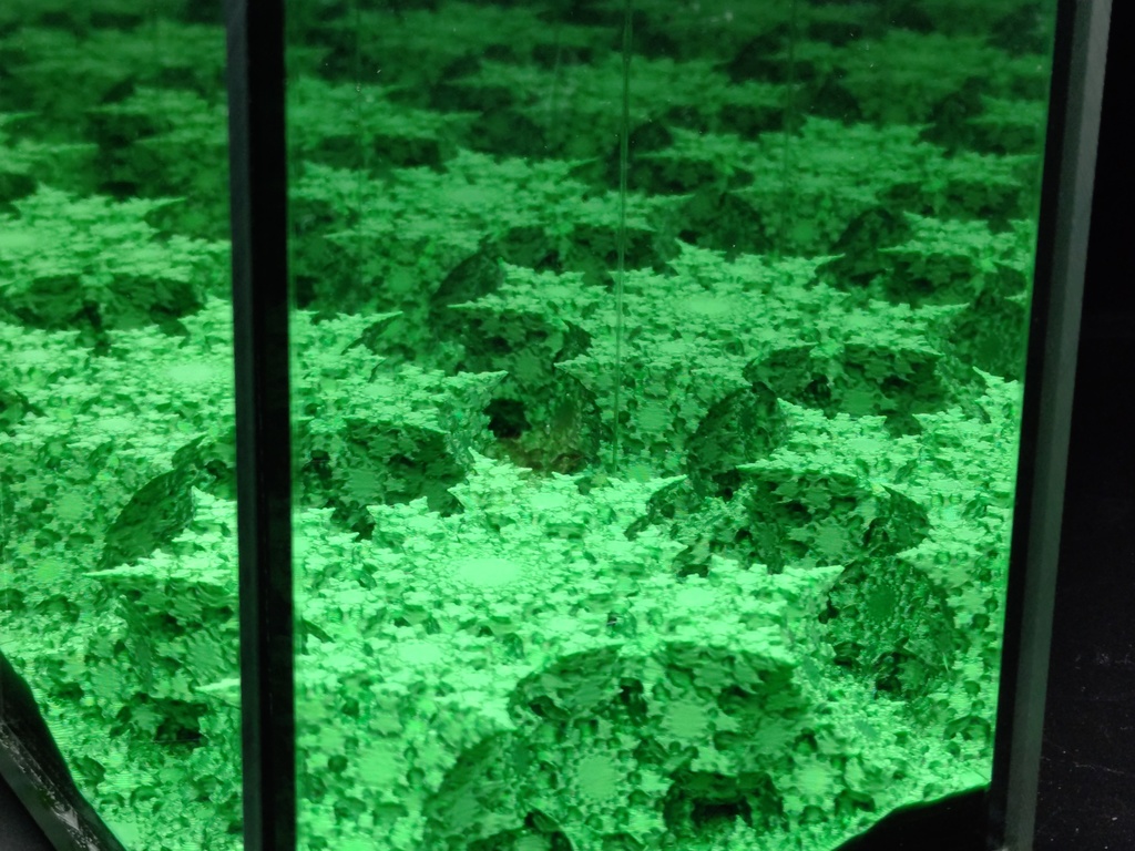 インフィニティフラクタルボックス（green）