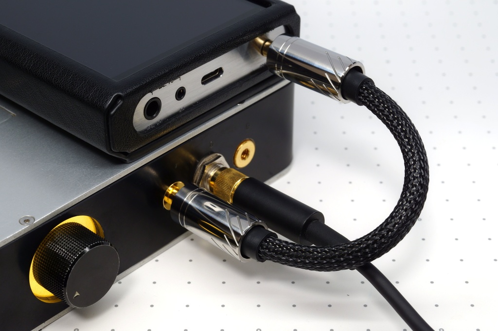 connect 02 (4.4mm 5極 ・3.5mm 3極)