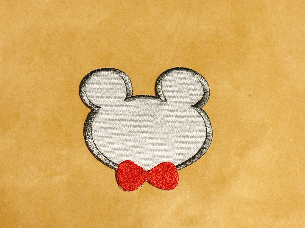 【白熊くらうどグッズ 第三弾】新衣装アクリルスタンド フル等身ver.&おそろい刺繍ワッペンステッカー