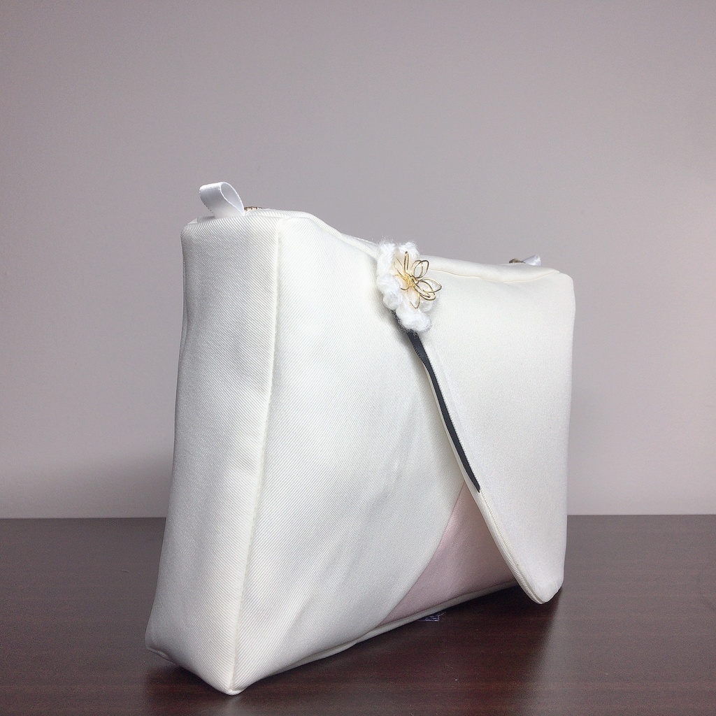 A3イメージポーチ ミカエル