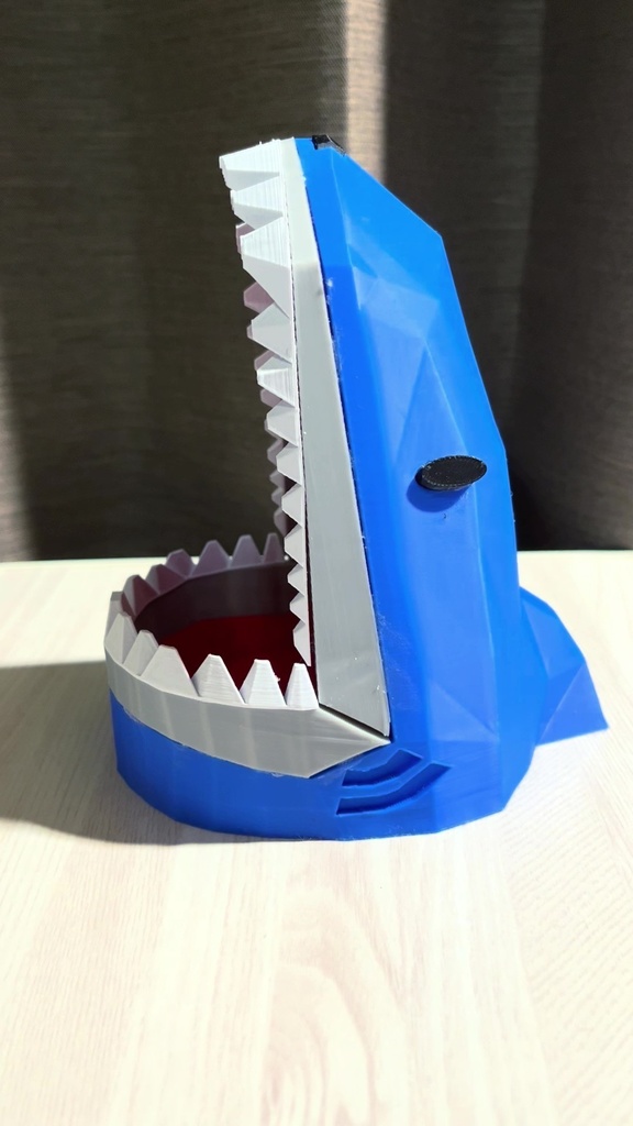 シャークヘッドの小物入れ