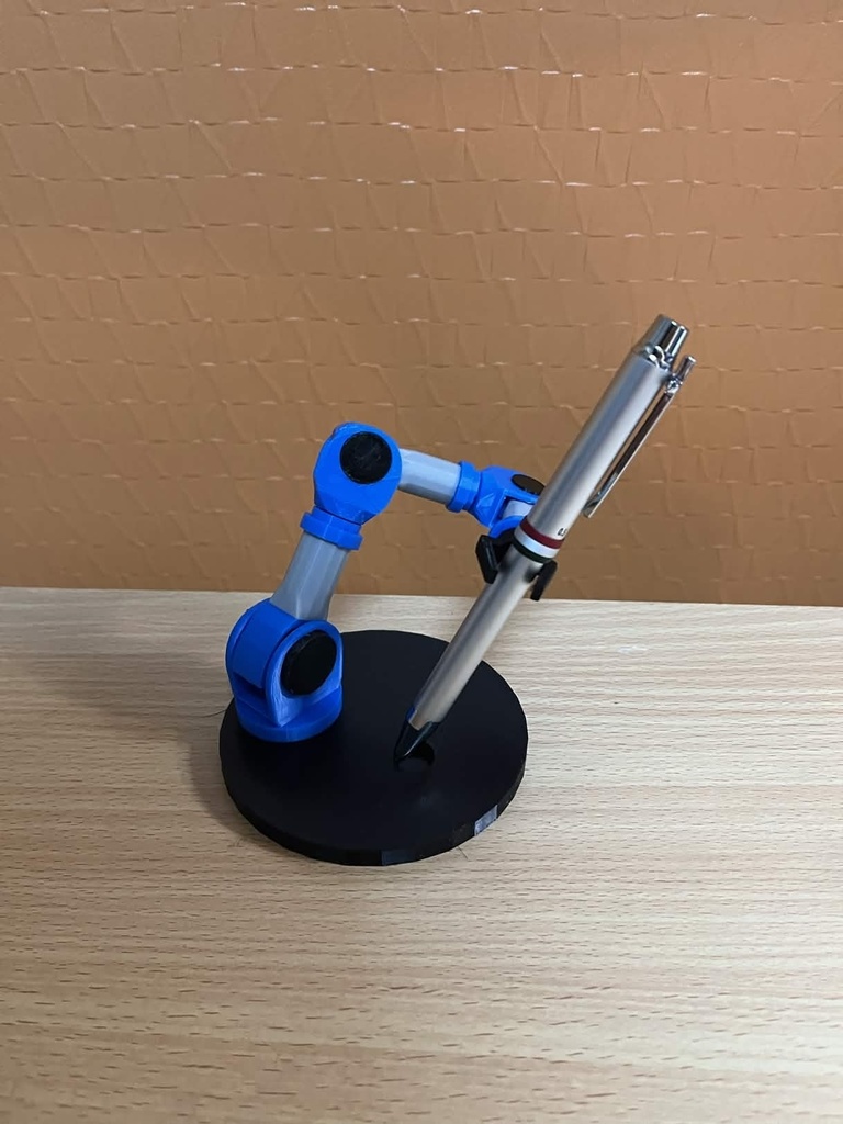 RobotArmのぺんすたんど