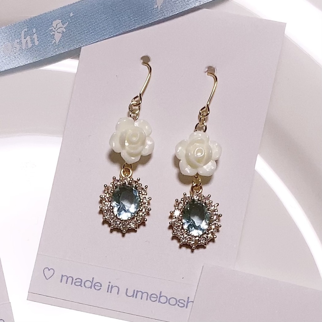 Fata dei fiori〜かわいい苺とお花の妖精さんイヤアクセサリー