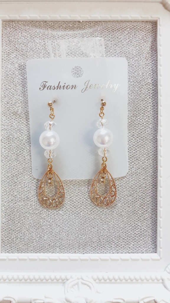 パール ゴールド 揺れるピアス